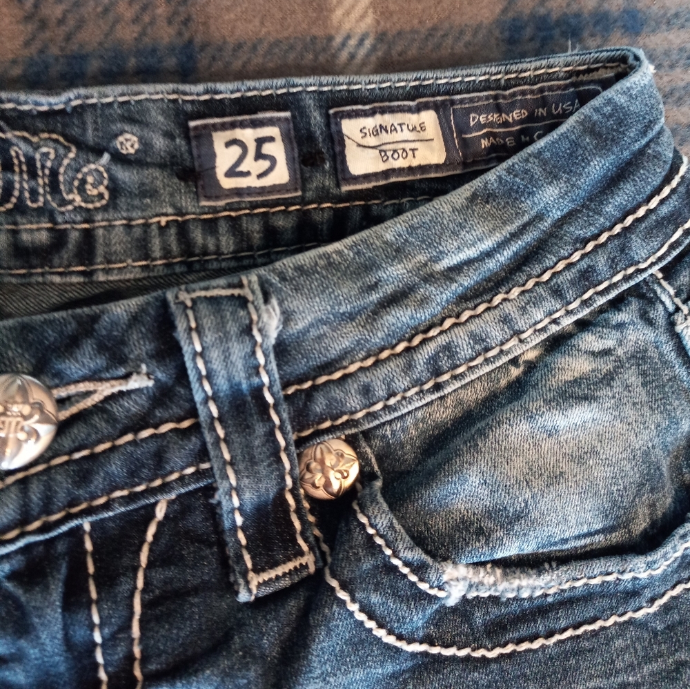 Miss Me Jeans Size 25x31 - Gem